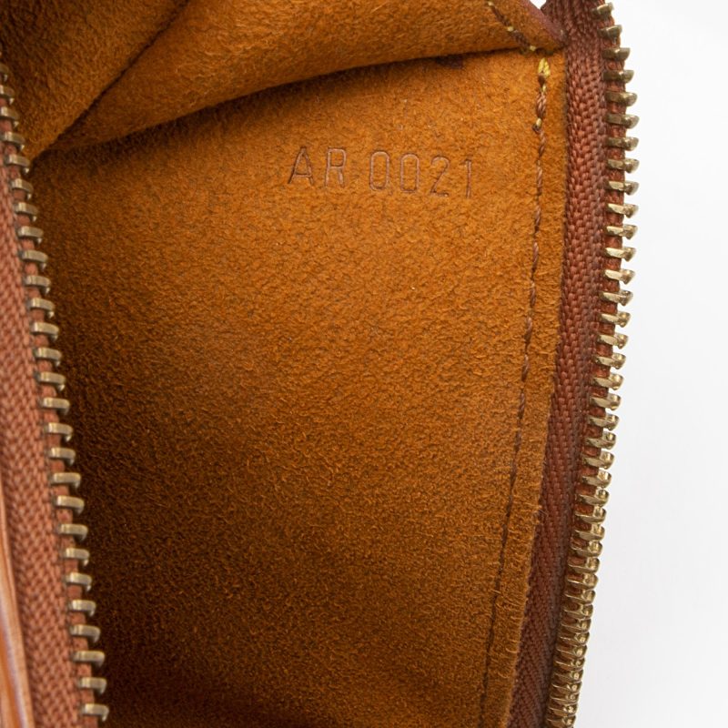 Louis Vuitton Vintage Epi Leather Pochette Accessoires (23084) - Image 6