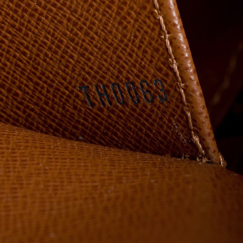 Louis Vuitton Vintage Monogram Canvas Cite MM Shoulder Bag (rVfRsp) - Image 6