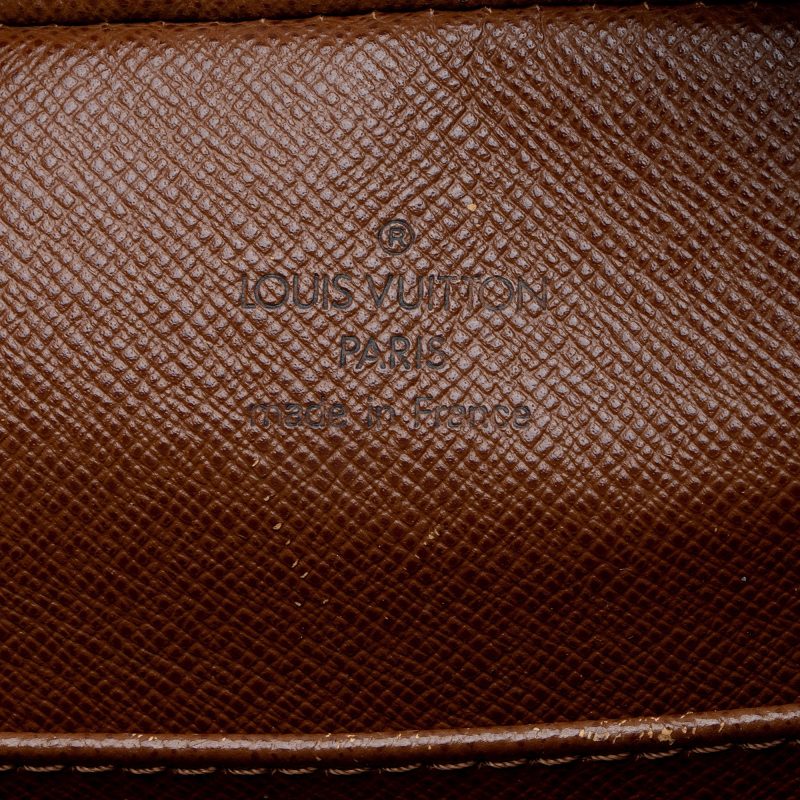 Louis Vuitton Vintage Monogram Canvas Cite MM Shoulder Bag (rVfRsp) - Image 8