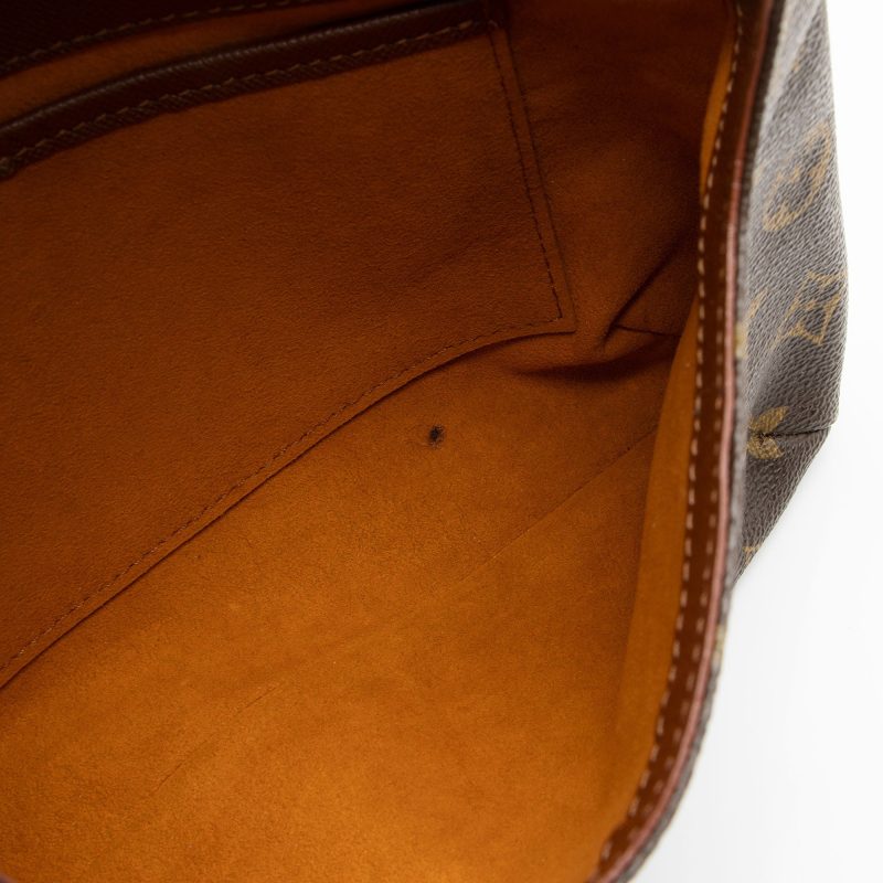 Louis Vuitton Vintage Monogram Canvas Musette Tango Shoulder Bag (1tVxAu) - Image 10