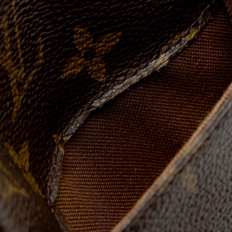 Louis Vuitton Vintage Monogram Canvas Pochette Gange Sling Bag (BjNVCp) - Image 10