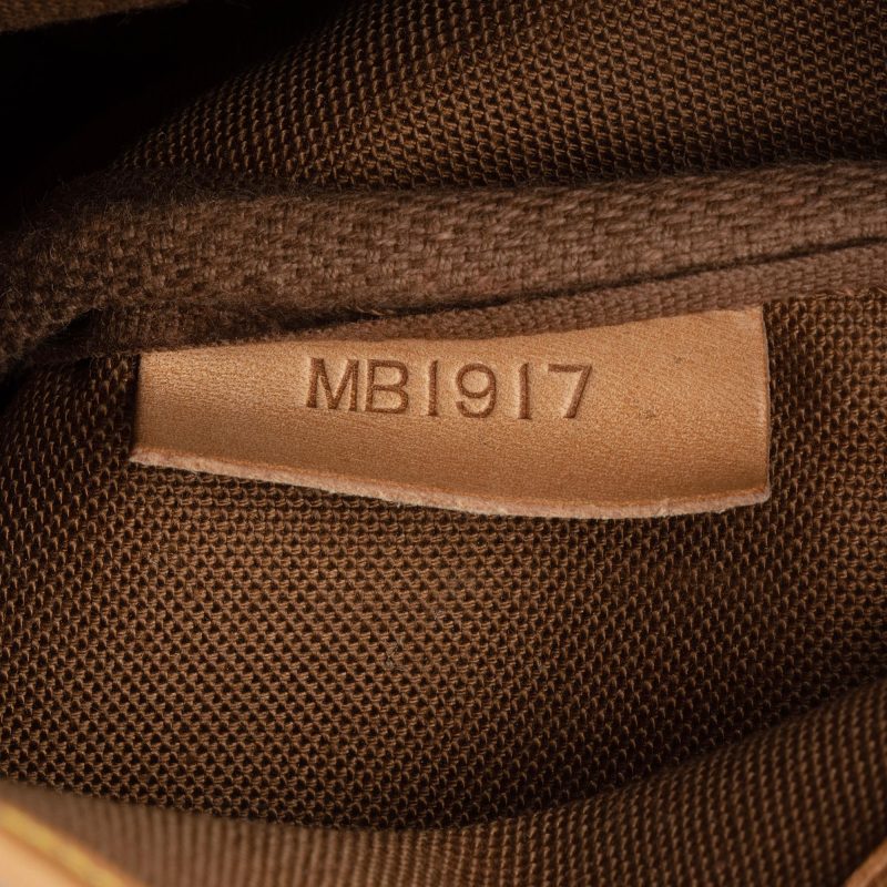 Louis Vuitton Vintage Monogram Canvas Saumur 30 Messenger Bag (TyPWbw) - Image 6